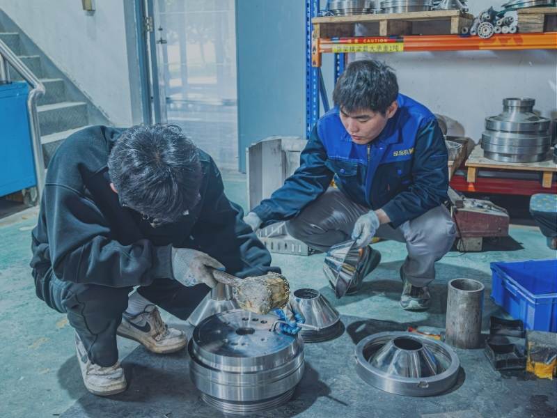Bowl and disc assembly